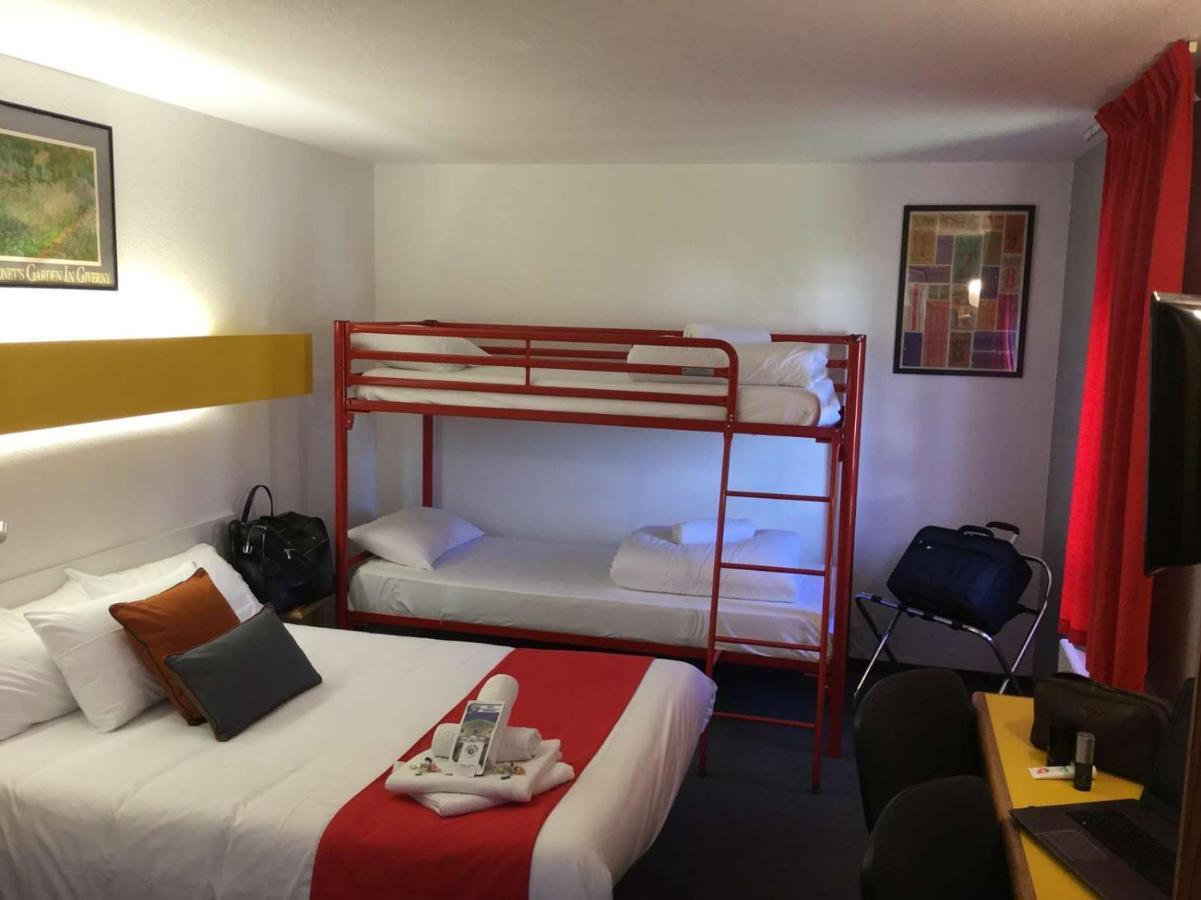 Quick Palace Poitiers Чассенеуил-Ду-Поитоу Экстерьер фото